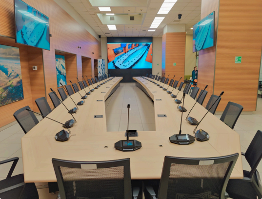 GORE RM Salón Plenario sistema de votación videowall 4x4